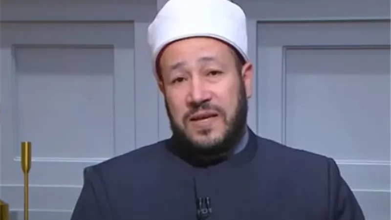 أمين الفتوى لسيدة منهارة من البكاء: افعلى هذا الأمر 3 آلاف مرة فى اليوم