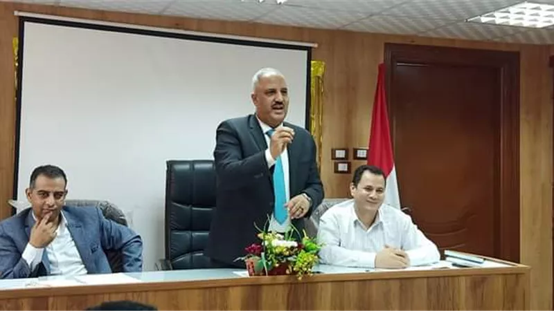 وكيل الشباب بالقليوبية يشدد على قرار منع السباحة فى الفترات الحرة