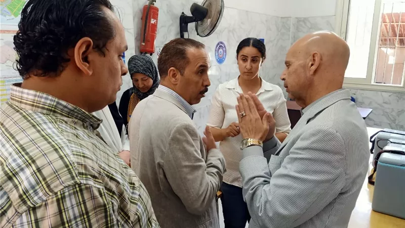 وكيل صحة أسيوط ومساعد مدير الرقابة الداخلية يتفقدان مستشفى الصدر