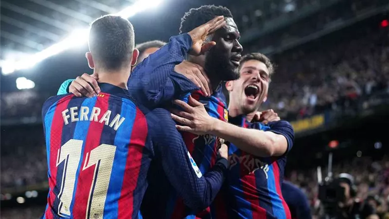 الهلال والنصر يتنافسان على التعاقد مع نجم برشلونة