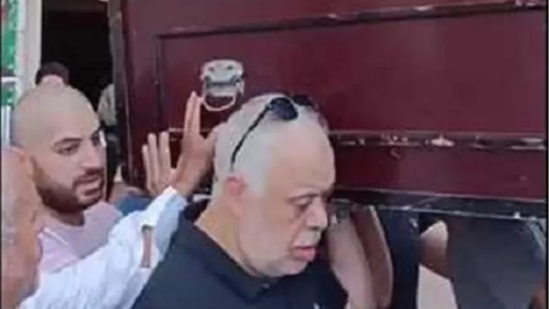 تشييع جنازة الفنان أحمد قنديل بحضور نقيب الممثلين أشرف زكي