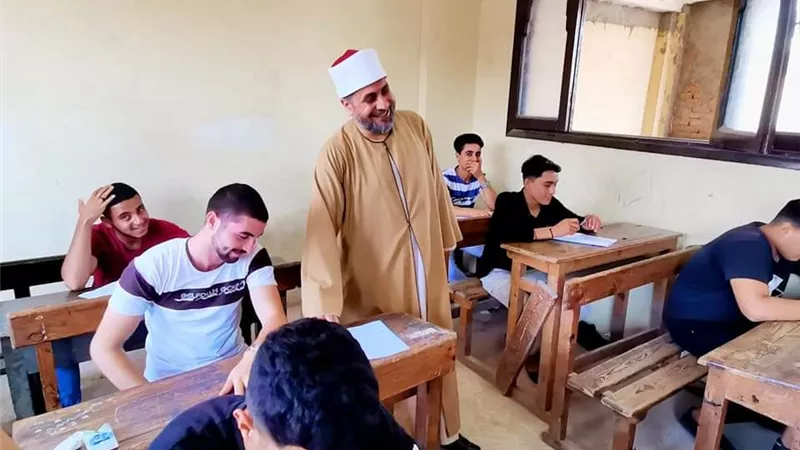 طلاب العلمي بأزهر الشرقية يؤدون امتحان البلاغة