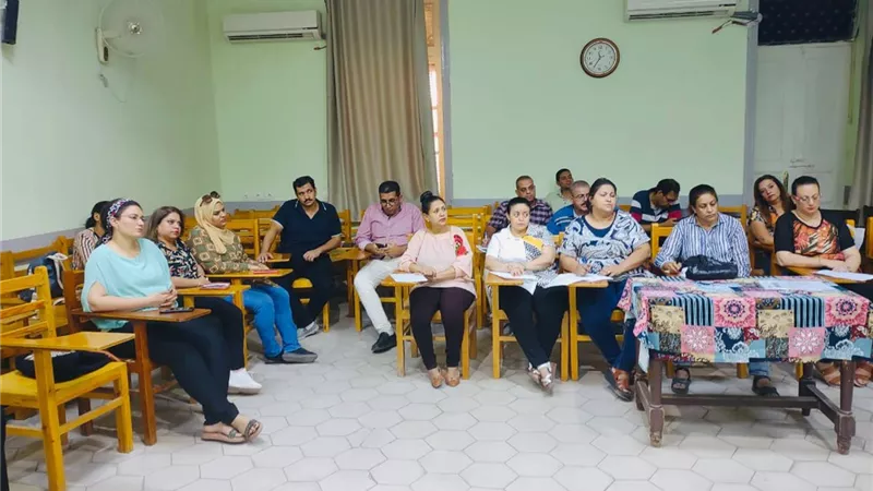 دورة لمركز تنمية قدرات جامعة الأقصر بمدرسة السلام