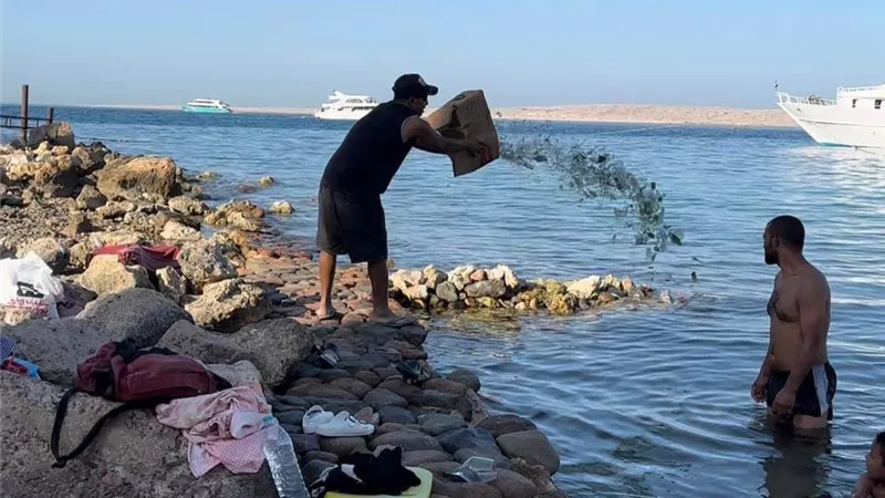 القبض على شخص يلقي مخلفات 