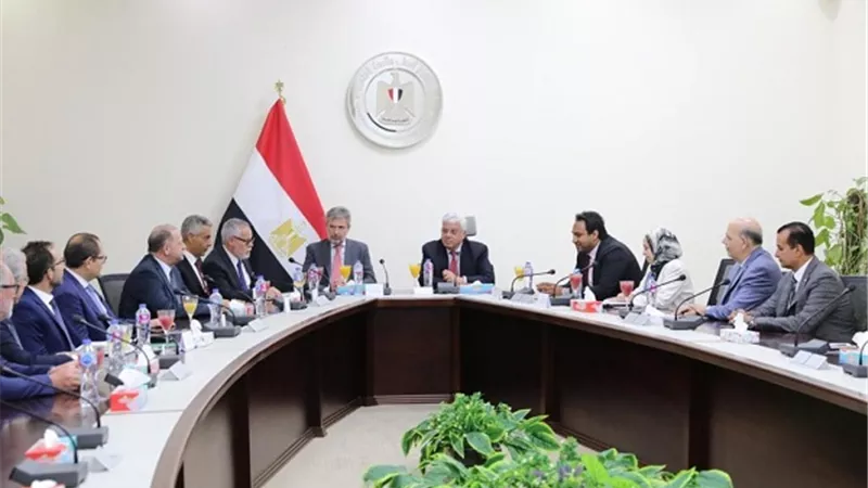 وزير التعليم العالي يبحث آليات التعاون العلمي مع السفير الإيطالي