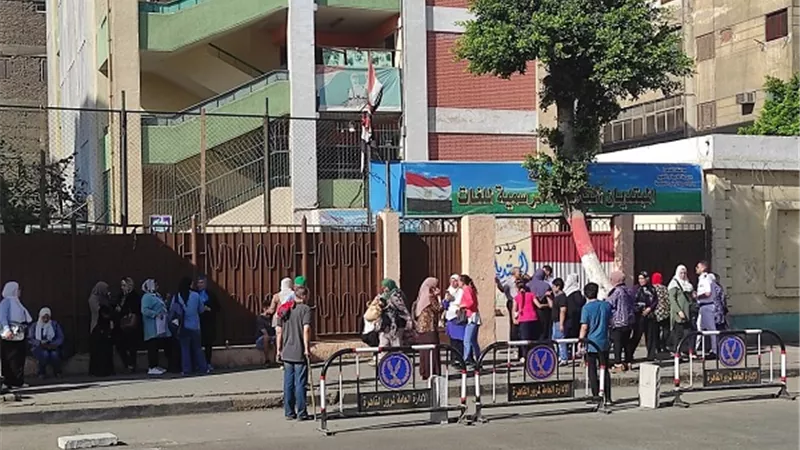 فرحه كبيرة بين الطلاب والانجليزيه فى مستوى الطالب المتوسط بشمال سيناء