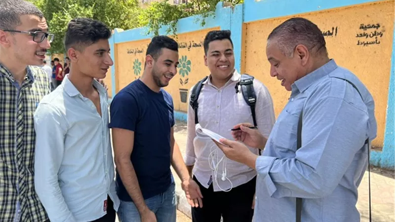 طلاب أسيوط يؤكدون على سهولة الانجليزي باستثناء القطعة الثانية