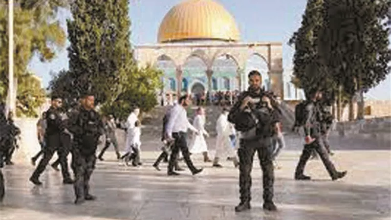 وزير الأوقاف الفلسطينى: 19 اقتحاماً للأقصى ومنع رفع الأذان