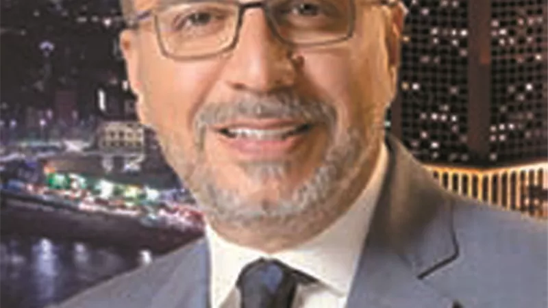 أول مصور فوتوغرافى كفيف فى العالم.. ببرنامج 