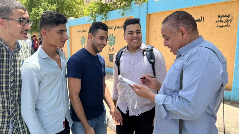طلاب أسيوط يؤكدون على سهولة امتحان اللغة الانجليزية