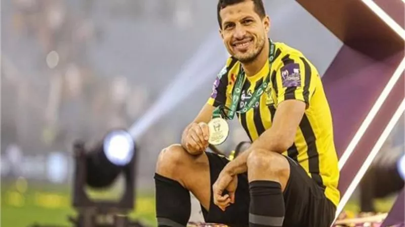 طارق حامد يظهر متخفياً .. بيراميدز يجهز مفاجأة