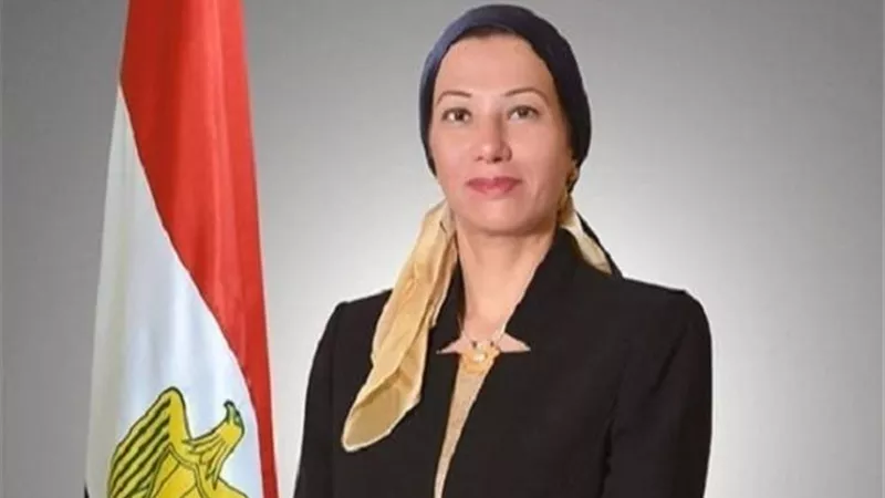 وزيرةالبيئة توجه بسرعة حل المشكلات البيئية للمواطنين بأبو النمرس