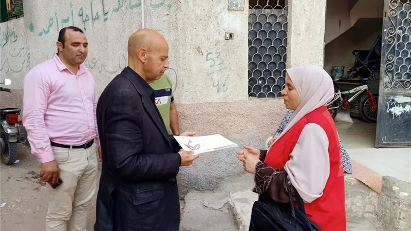 وكيل وزارة الصحة ينقل فريق المركز الطبي بابوحماد