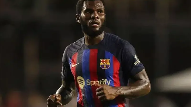 برشلونة يوافق على بيع فرانك كيسي للنصر السعودي