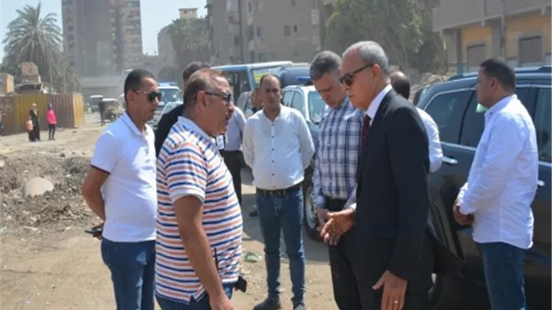 الهجان يواصل متابعة أعمال النظافة والإشغالات بشبرا والخصوص.. صور