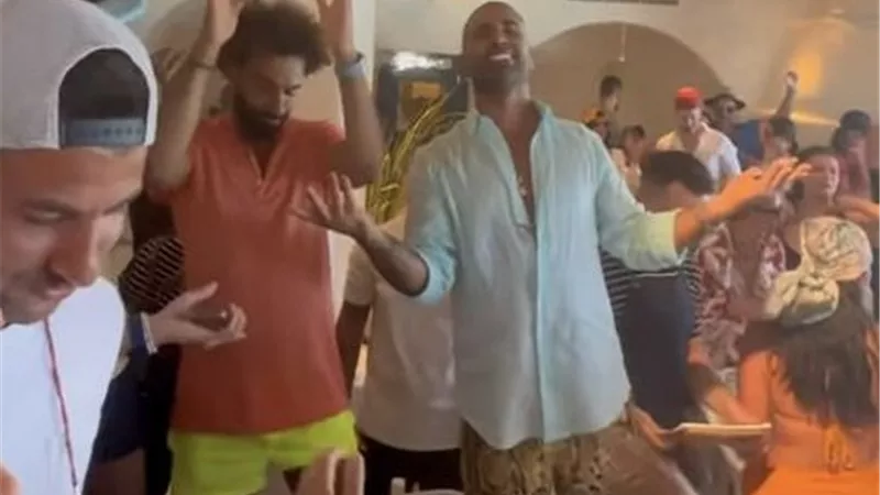 وسع وسع وإيه اليوم الحلو ده.. وصلة رقص لـ أحمد سعد ومحمد صلاح
