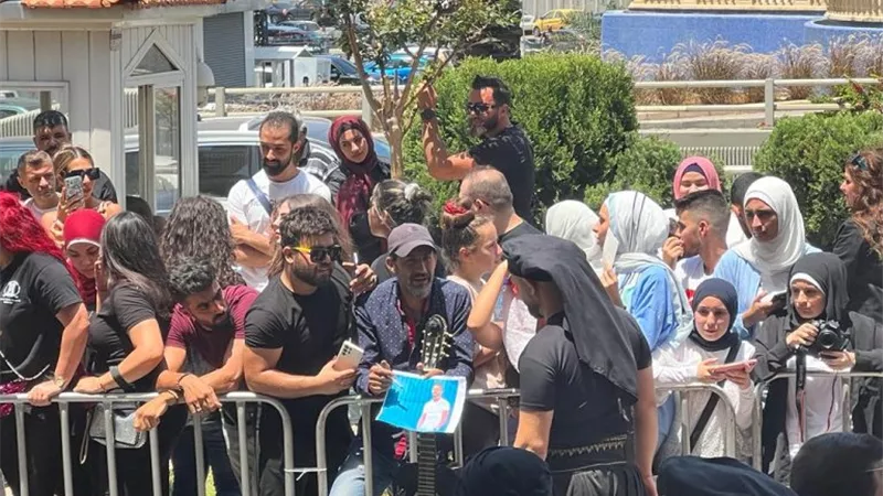 استقبال اسطوري من الشعب اللبناني للنجم المصري تامرحسني