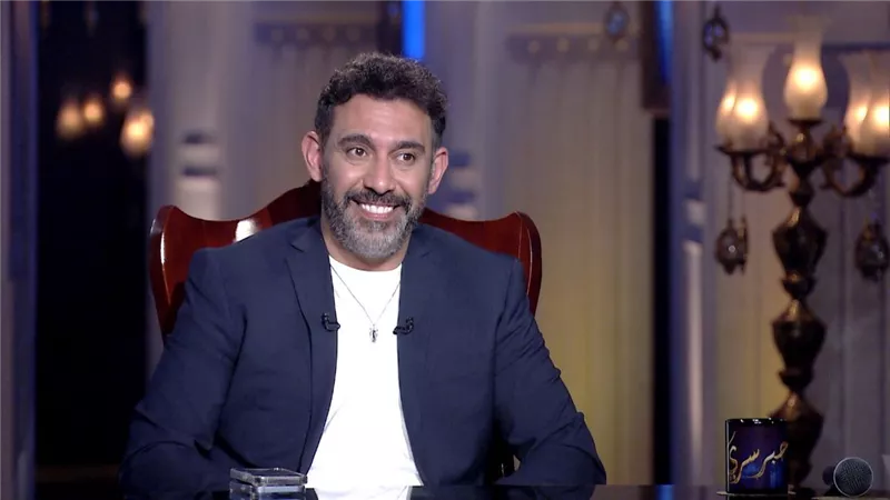 عمرو مصطفى: 