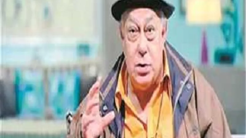 شوفي حجاب فى العناية المركزة بعد تعرضه لأزمة صحية
