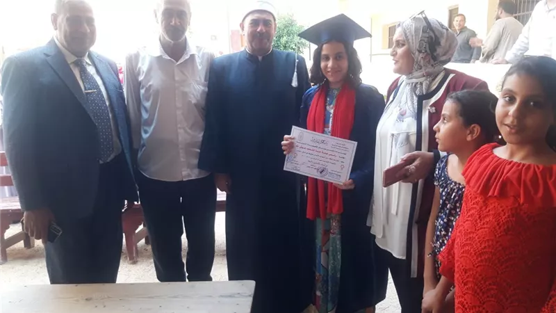 تكريم أوائل الشهادتين الإبتدائية والإعدادية بكفرصقر الأزهرية