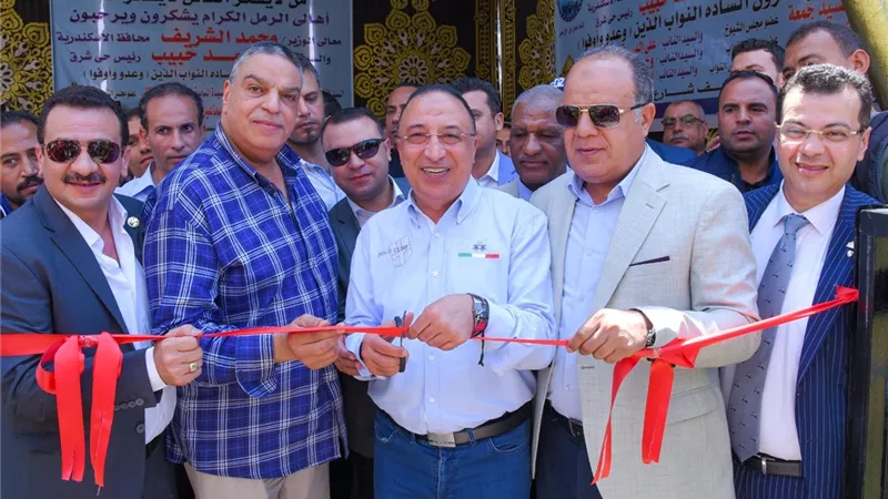 محافظ الإسكندرية يفتتح مشروع تطوير ورصف شارع أحمد ابو سليمان