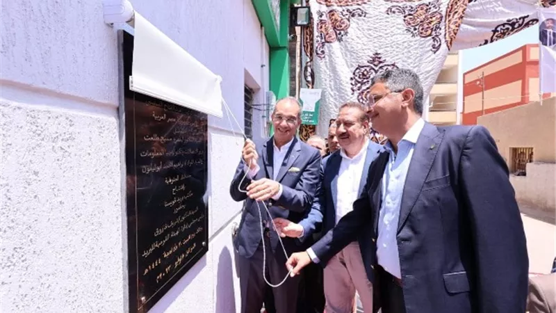 وزير الاتصالات..يتابع مد كابلات خدمة الانترنت فائق السرعة بشما