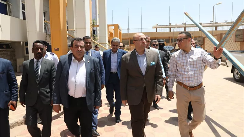 محافظ بني سويف يتفقد ملتقى التوظيف لتوفير 2000 فرصة عمل للشباب