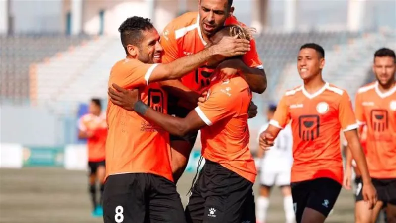 البنك الأهلي يحسم التعاقد مع نجمي الأهلي والزمالك