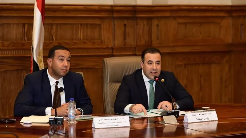 اتصالات البرلمان تبحث مع 