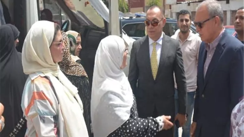 محافظ القليوبية يتابع انتظام العمل بمقر حملة 100 يوم صحة ببنها
