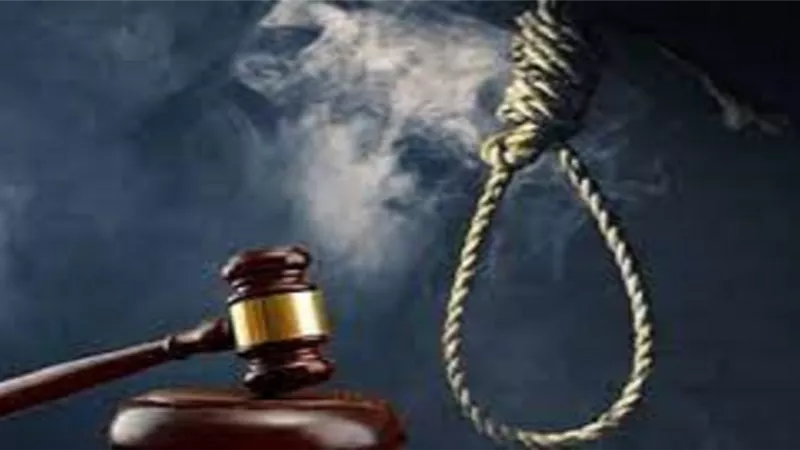 قتلت طفلتها.. إحالة أوراق عاملة وعشيقها للمفتى في الإسكندرية