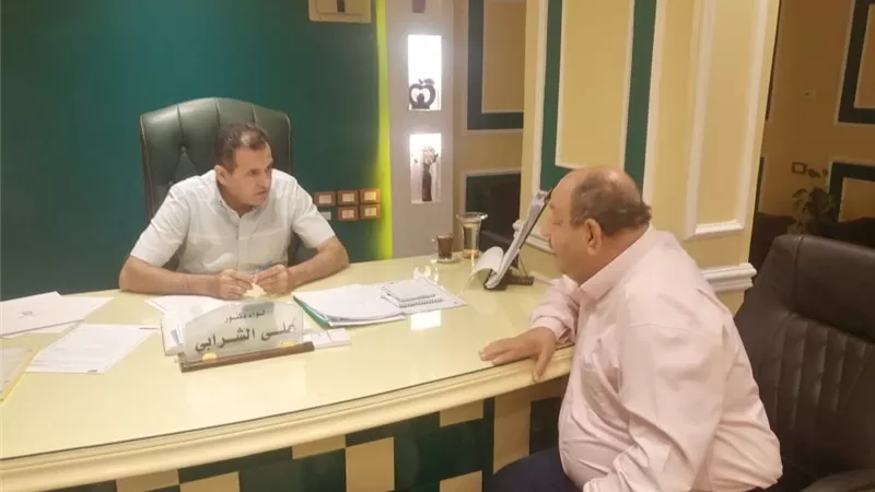 رئيس مدينة الأقصر يبحث مطالب المواطنين فى اليوم المفتوح
