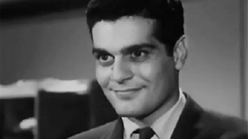 عمر الشريف .. والده تاجر أخشاب و حقق حلمه للوصول للعالمية