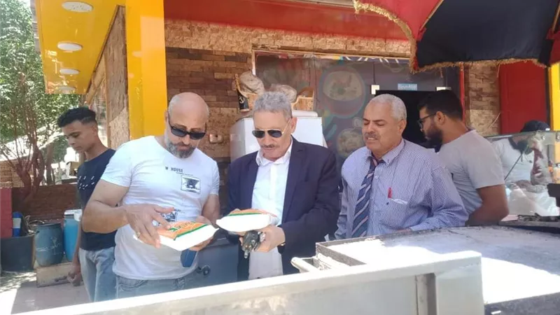 تحرير 39 مخالفة تموينية خلال حملات رقابية فى 3 مراكز بالمنيا