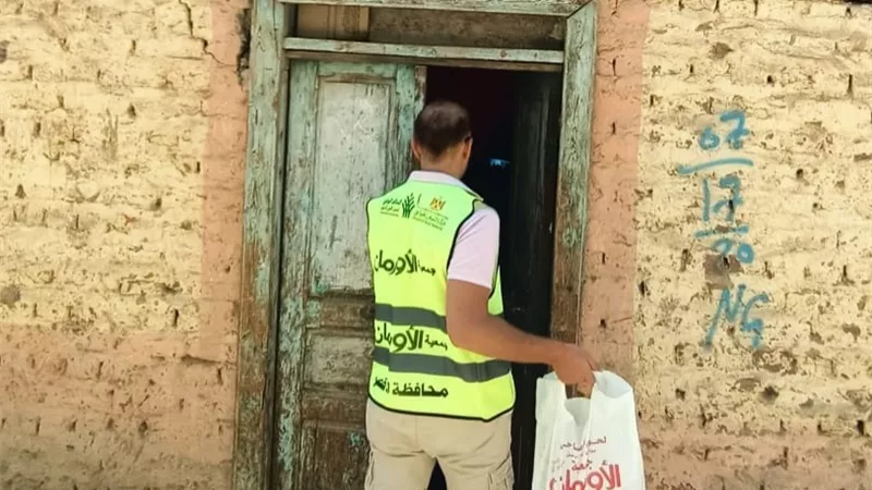 الأورمان تعلن خطة توزيع لحوم الأضاحى فى 64 قرية بالأقصر