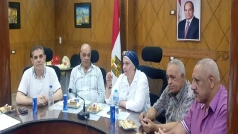 مدير تعليم القليوبية تناقش استعدادات امتحانات الدور الثانى