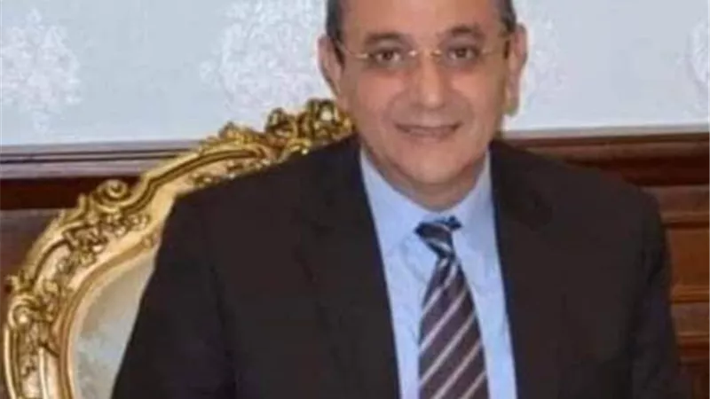 مباحث الشروق تلقى القبض على تشكيل لبيع كوكتيل المخدرات.. بالصور