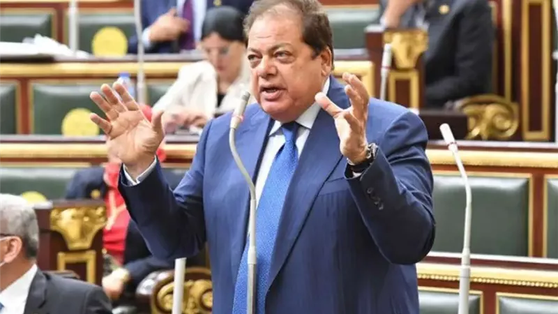 محمد أبوالعينين: موقع مصر الجغرافي يؤهلها لتصبح مركزا عالميا للتجارة