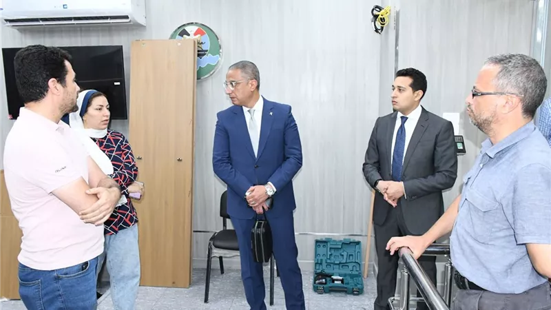 محافظ الفيوم يتفقد التجهيزات النهائية لمركز سيطرة الشبكةالوطنية