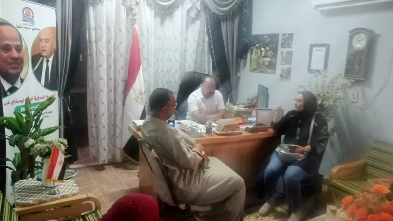 القومي للمرأة يعاين مشاريع للفتيات بقرية أبومناع لتنمية الاسر