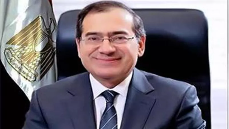 الملا: العالم سيستمر في استهلاك الوقود الأحفوري لفترة طويل
