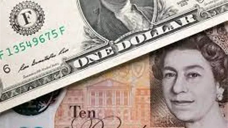 الدولار يهبط لأدني مستوي في شهرين والإسترلينى فى القمة