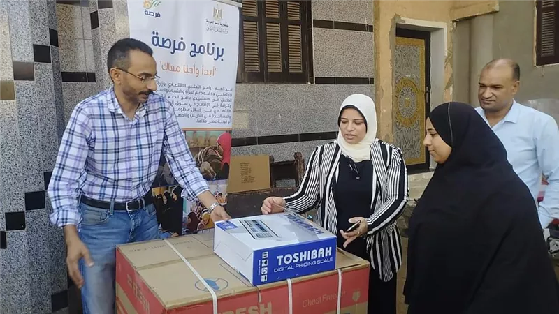 تسليم مشروعات 