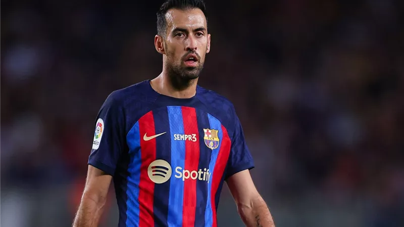 برشلونة يقترب من التعاقد مع بديل بوسكيتس
