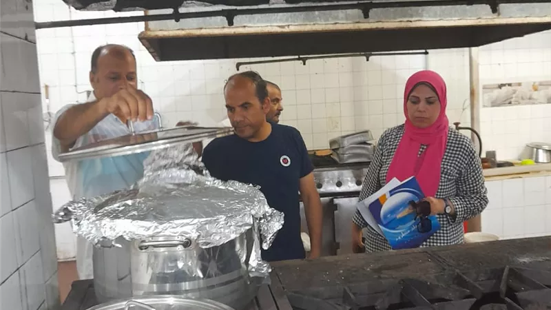 حملات مكثفة على المنشآت والمحلات التجارية والغذائية بمطروح