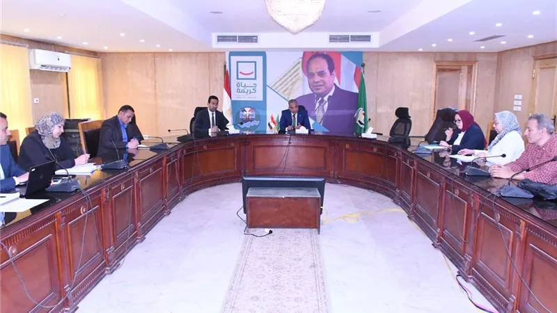 محافظ الفيوم يؤكد على تكثيف التوعية لتحقيق مستهدفات 