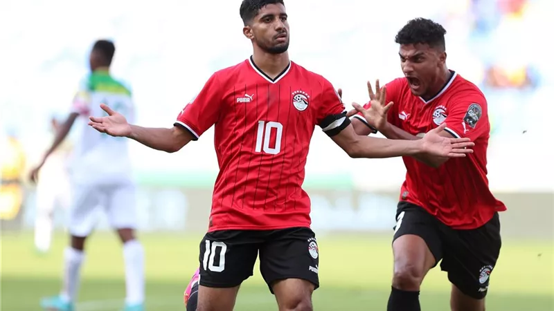 اندرلخت البلجيكي يجهز عرضاً رسمياً لضم إبراهيم عادل