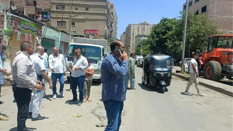 حملة مكبرة بالهرم ورفع عشرات الاشغالات.. صور