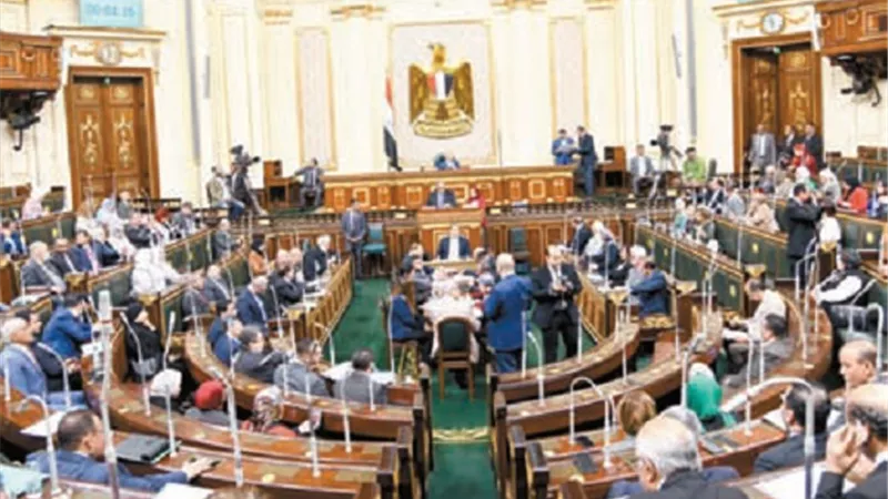 البرلمان يصدر 35 قانونًا لتحسين مستوي معيشة المواطنين