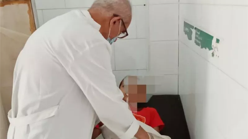 14 من 17 الكشف على 1200 مريضاً فى قافلة علاجية في قرية الرحماني